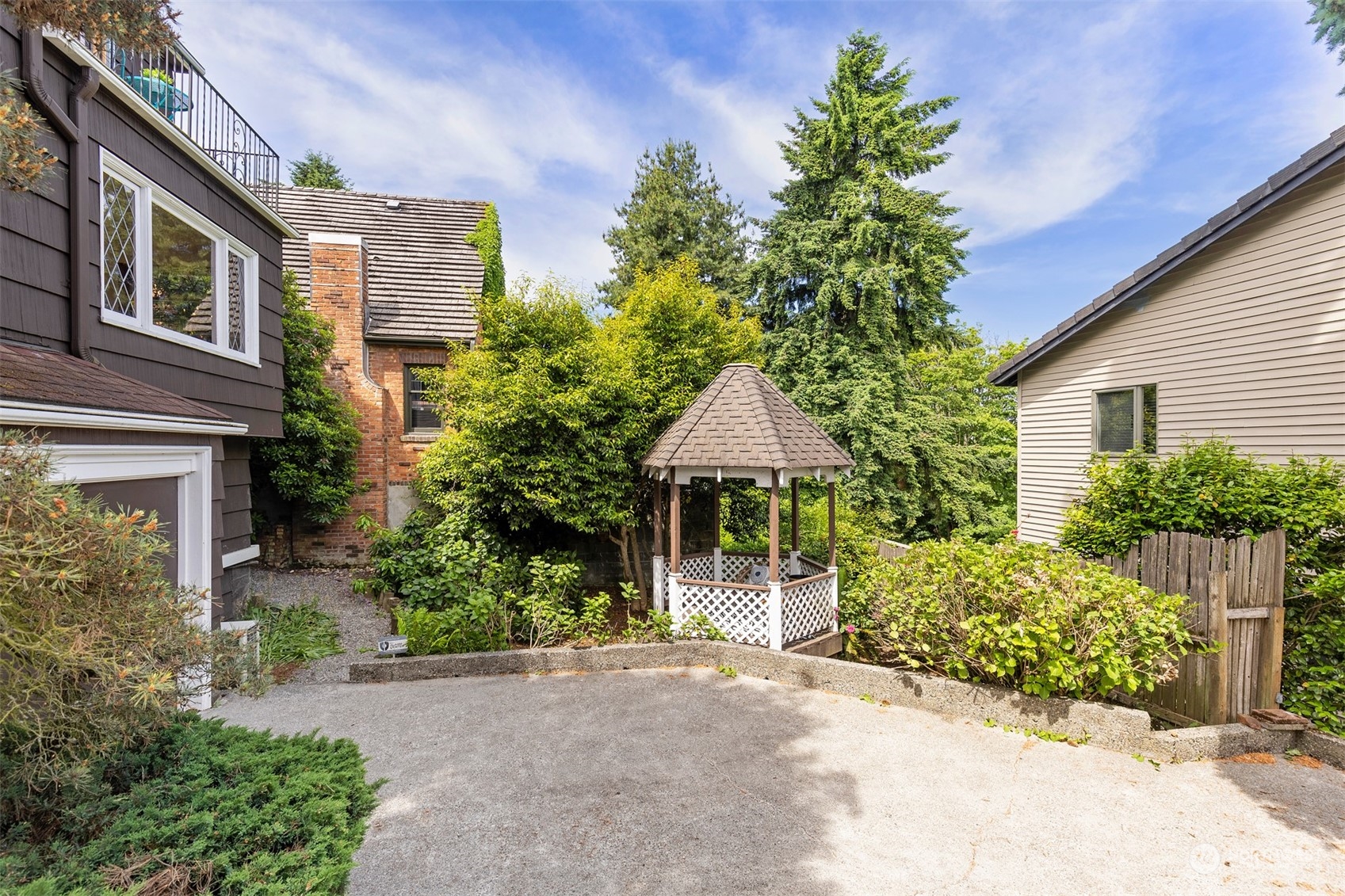 318 Halladay Street Seattle, WA 98109 - Photo 29 of 31