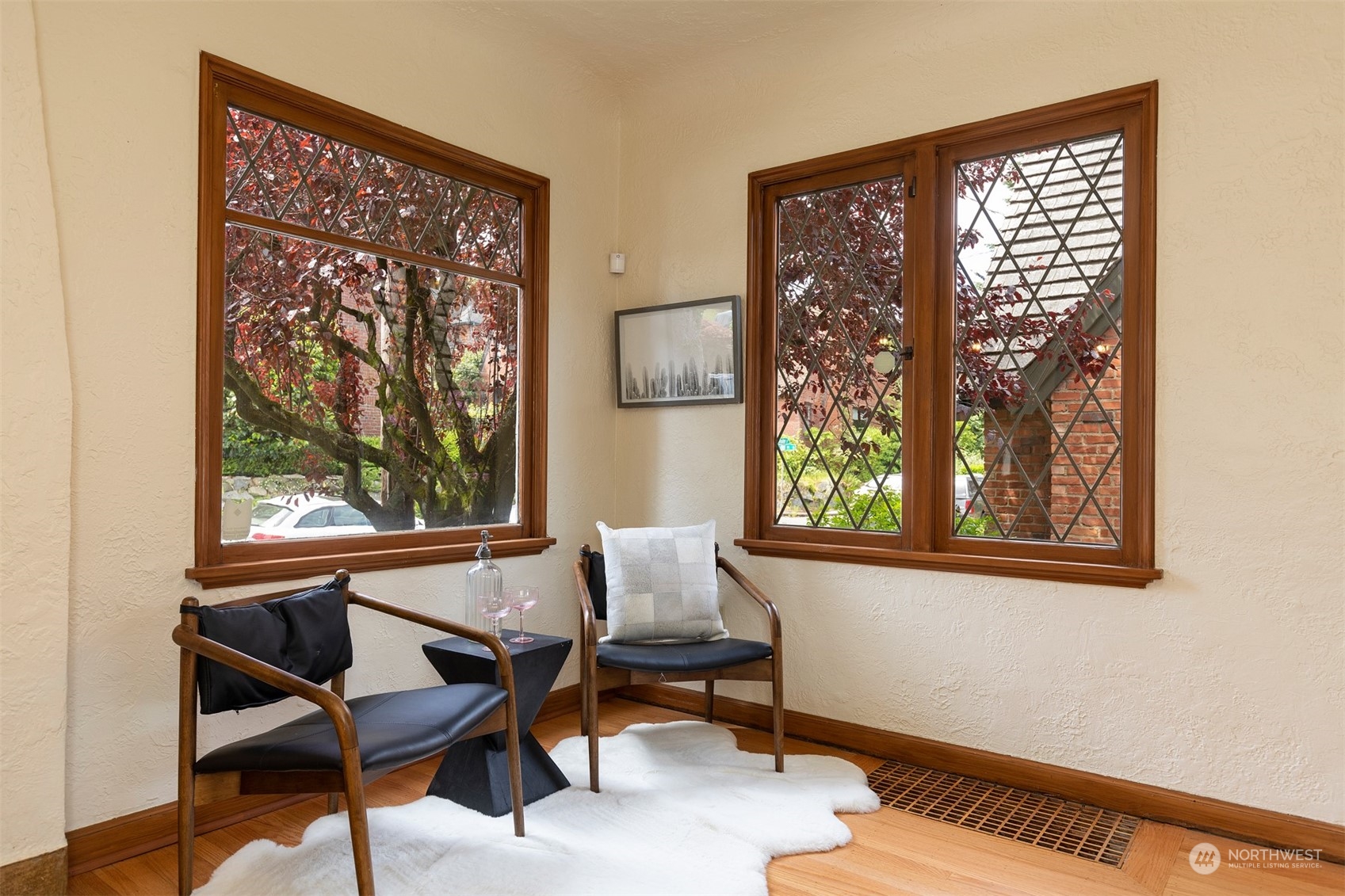 318 Halladay Street Seattle, WA 98109 - Photo 8 of 31