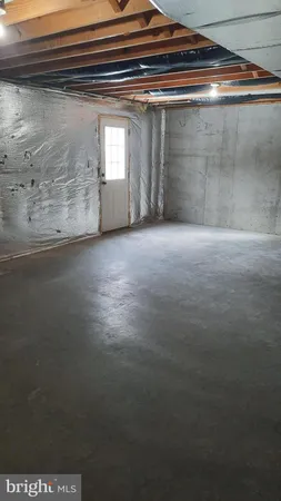 a view of room with an empty space
