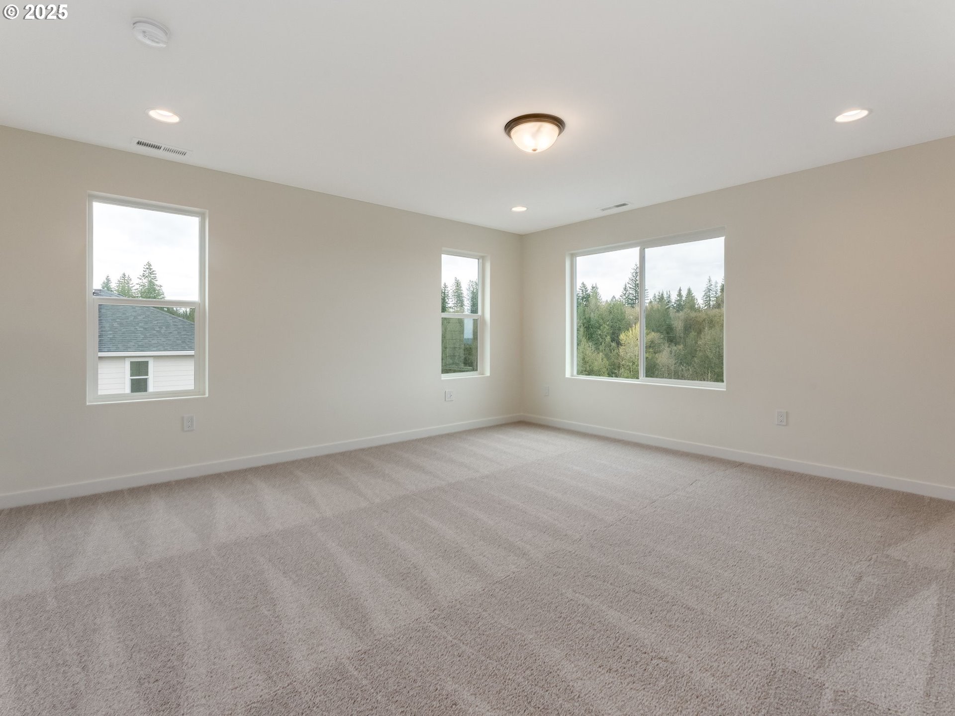 2069 Northeast Ridge Run Lane Estacada, OR 97023 - Photo 7 of 19 Owner's Suite Bedroom