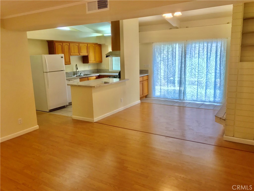 519 Santa Maria Road Arcadia, CA 91007 - Photo 2 of 10 Family Room and
Kitchen