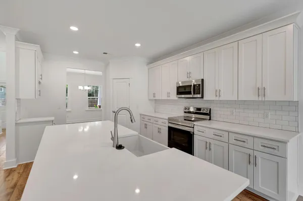 $689,900 | 6220 North Highway 17, Awendaw, SC 29429