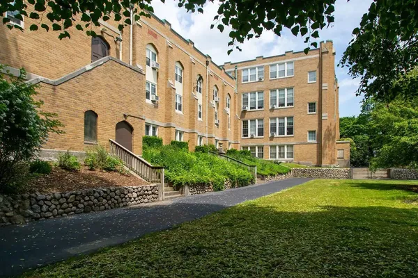 $1,175 | 330 Main Street, Fairhaven, MA 02719