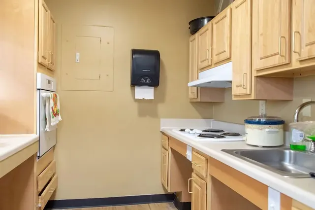 $1,175 | 330 Main Street, Fairhaven, MA 02719