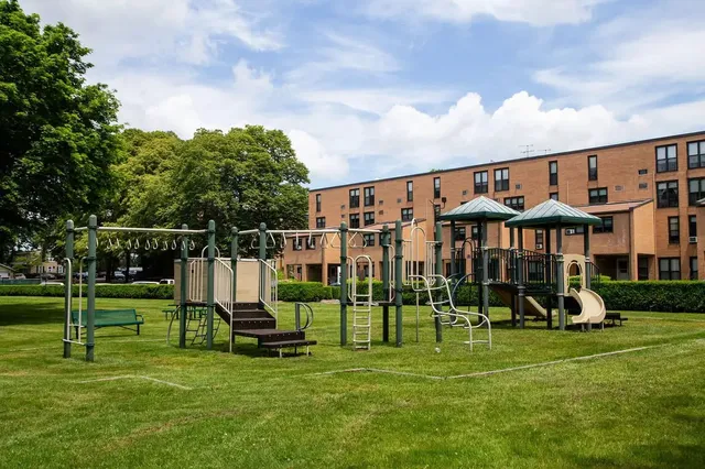 $1,175 | 330 Main Street, Fairhaven, MA 02719