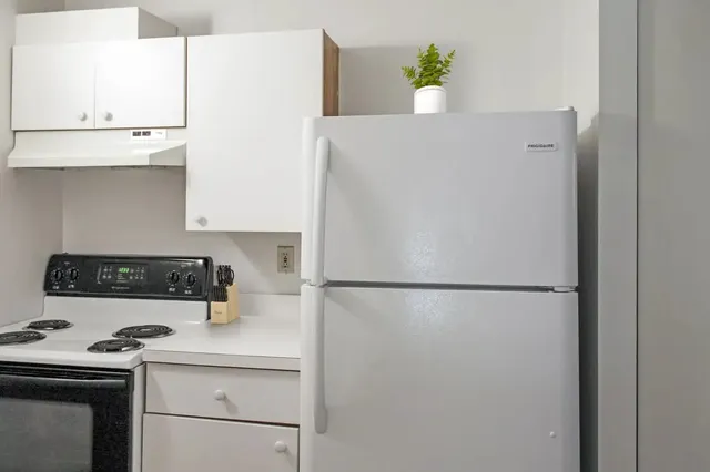 $1,175 | 330 Main Street, Fairhaven, MA 02719