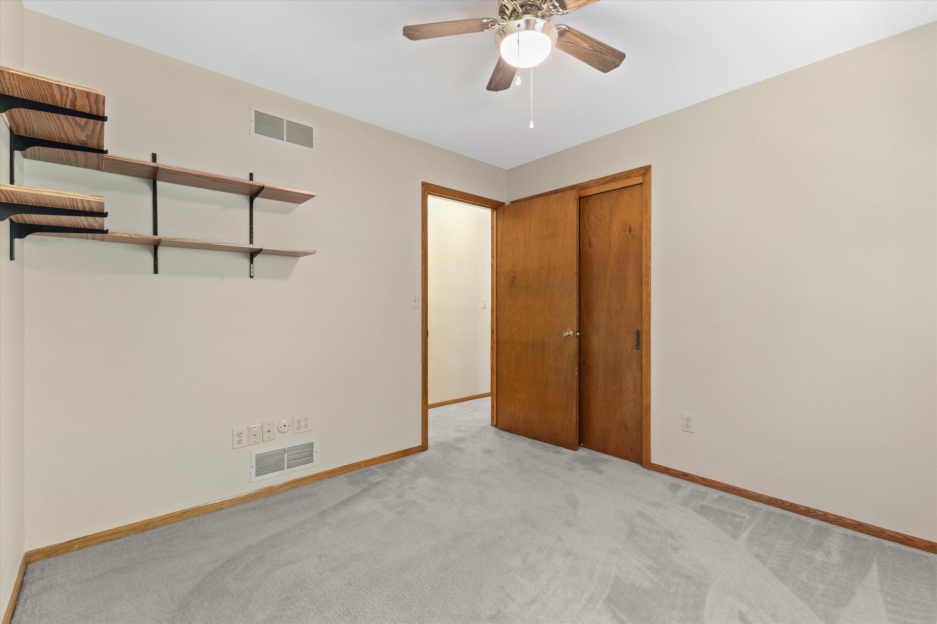 5630 Rachel Glen Caledonia, WI 53402 - Photo 34 of 43 40-KCM-210