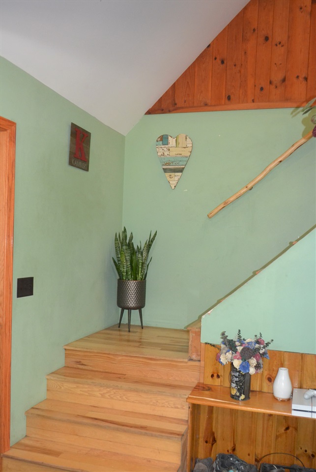 9776 North Reynolds Road Traverse City, MI 49684 - Photo 11 of 25 1879079-10.JPG