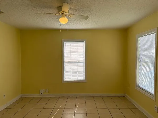 $825 | 118 West Young Avenue, Aransas Pass, TX 78336