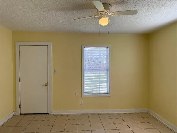 $825 | 118 West Young Avenue, Aransas Pass, TX 78336