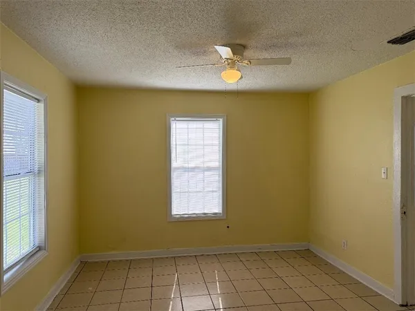 $825 | 118 West Young Avenue, Aransas Pass, TX 78336