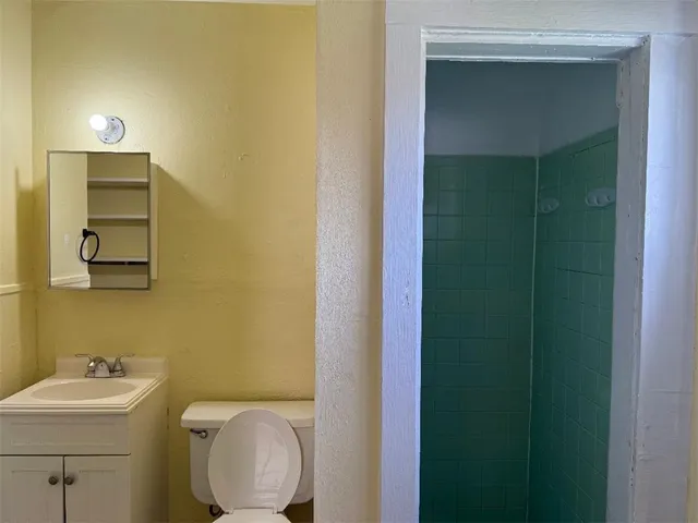 $825 | 118 West Young Avenue, Aransas Pass, TX 78336