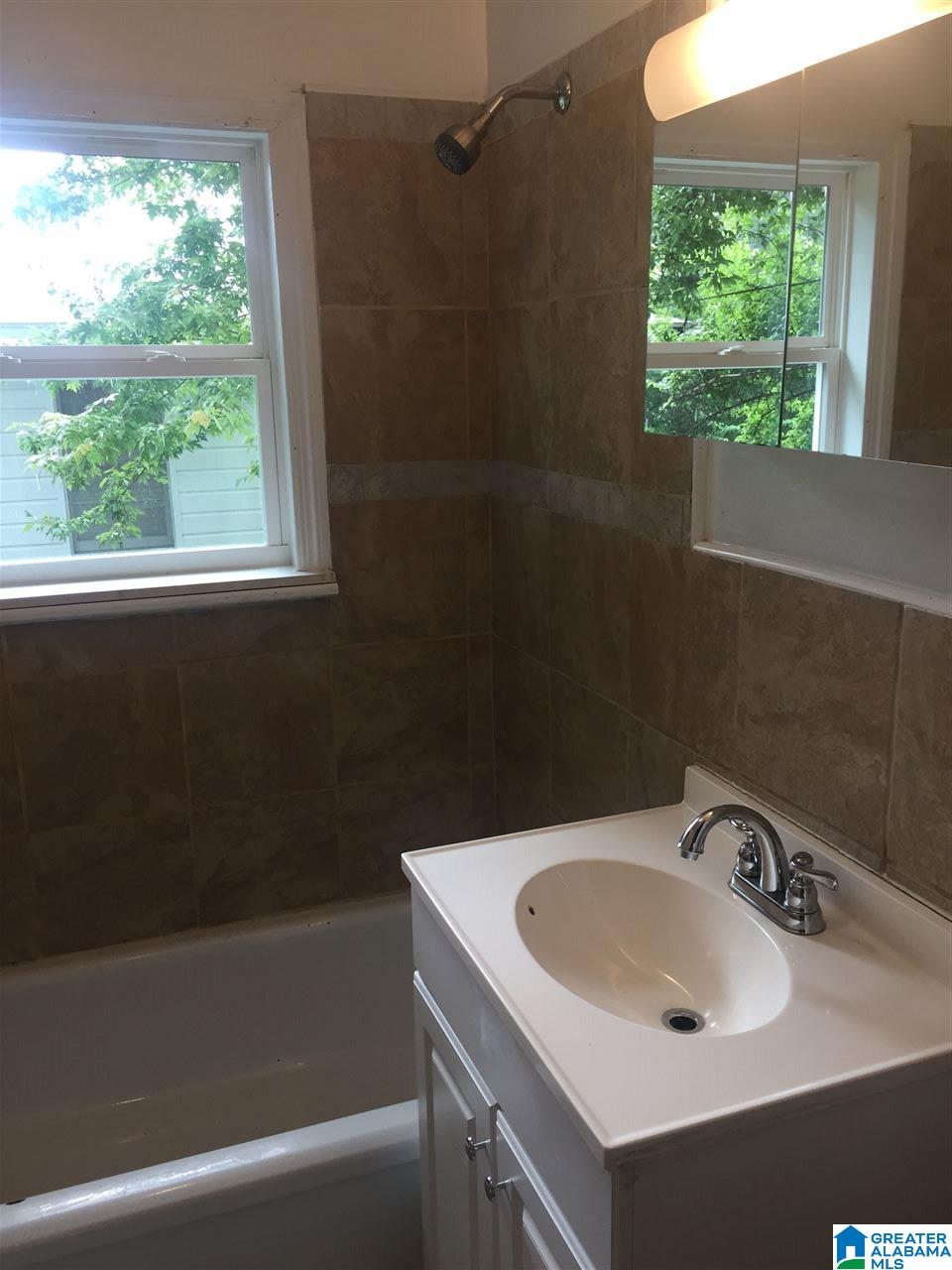 202 Central Avenue Oneonta, AL 35121 - Photo 10 of 23
