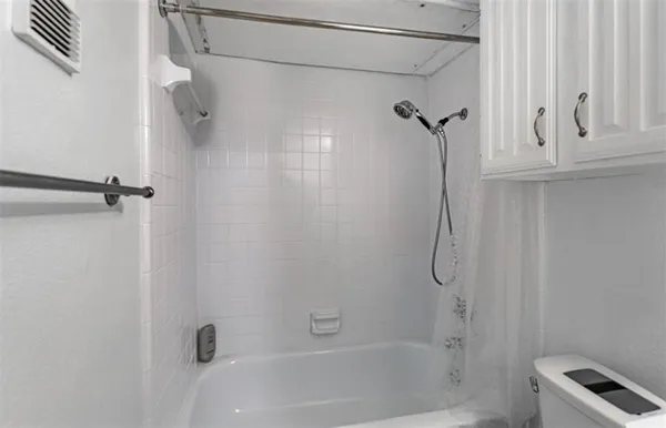 $1,900 | 6505 Hickock Drive, Unit 4A, Fort Worth, TX 76116