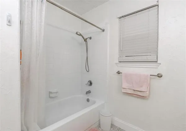 $1,900 | 6505 Hickock Drive, Unit 4A, Fort Worth, TX 76116