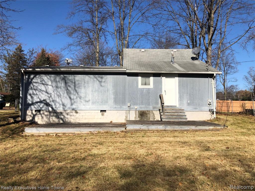 7316 Maplewood Road Lexington, MI 48450 - Photo 2 of 14 Gallery Image 2