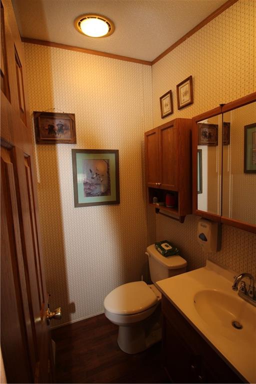 174 Reddog Road Georgetown, PA 15043 - Photo 18 of 50 Powder Room