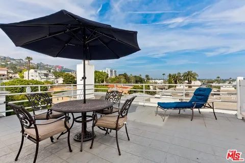 $1,250,000 | 964 Hancock Avenue, Unit 302, West Hollywood, CA 90069