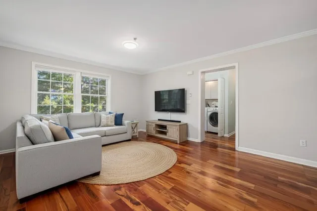 $375,000 | 231 Maple Avenue, Unit 204, Newport, RI 02840