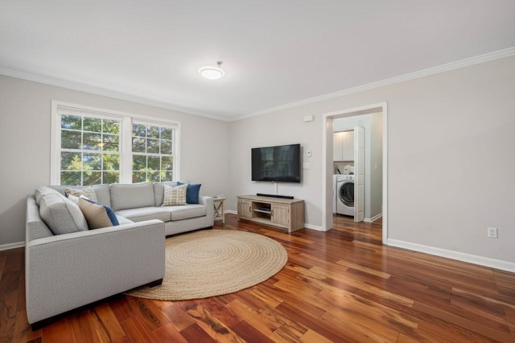 231 Maple Avenue, Unit 204 Newport, RI 02840 - Photo 11 of 40 Virtually staged.