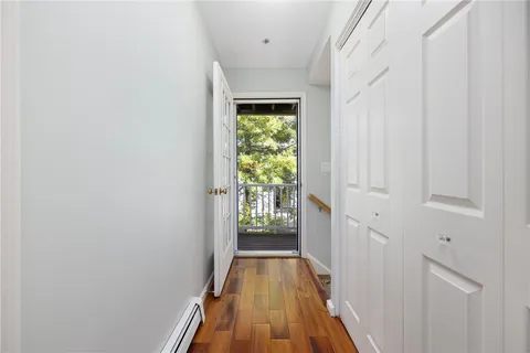 $375,000 | 231 Maple Avenue, Unit 204, Newport, RI 02840