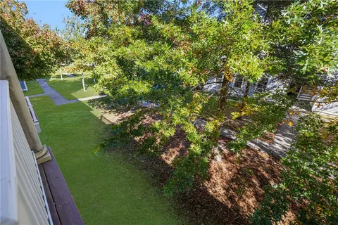 $375,000 | 231 Maple Avenue, Unit 204, Newport, RI 02840