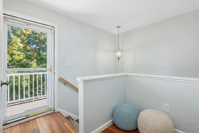 $375,000 | 231 Maple Avenue, Unit 204, Newport, RI 02840