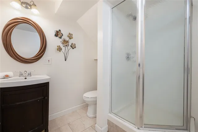 $375,000 | 231 Maple Avenue, Unit 204, Newport, RI 02840