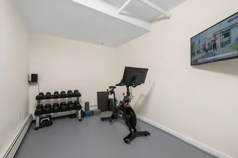 $375,000 | 231 Maple Avenue, Unit 204, Newport, RI 02840