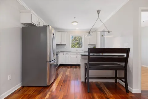 $375,000 | 231 Maple Avenue, Unit 204, Newport, RI 02840