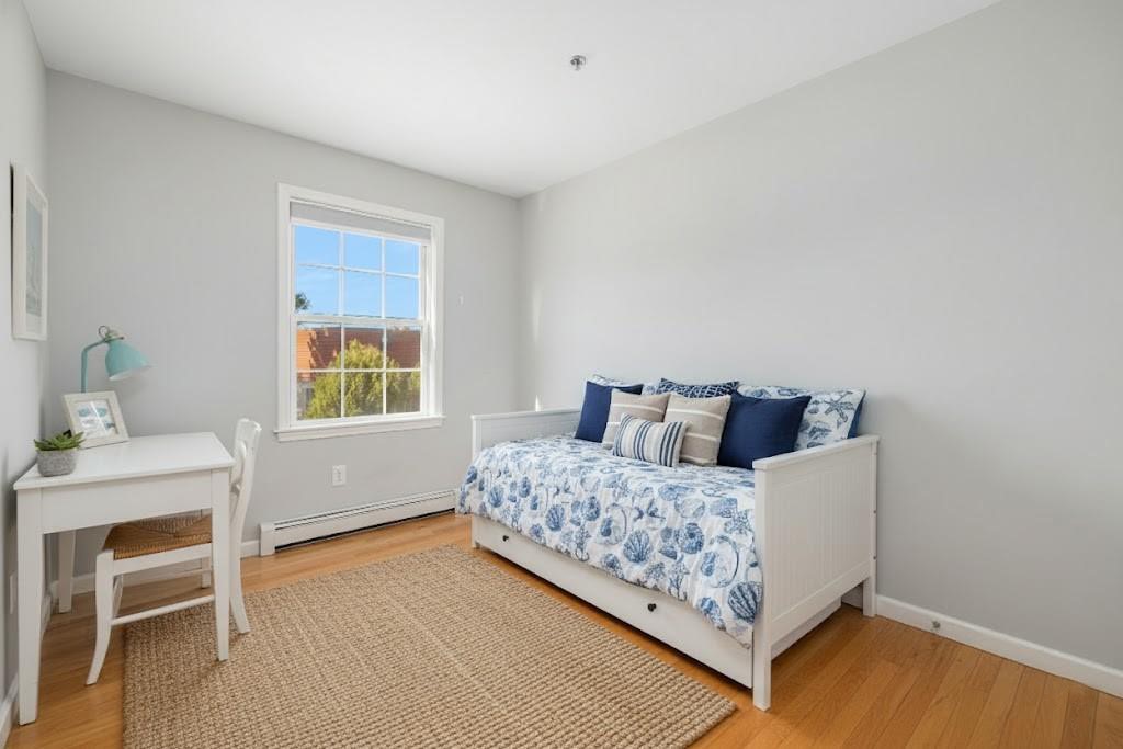 231 Maple Avenue, Unit 204 Newport, RI 02840 - Photo 8 of 40 Virtually staged.