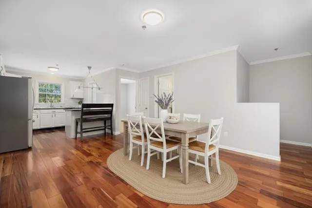 $375,000 | 231 Maple Avenue, Unit 204, Newport, RI 02840