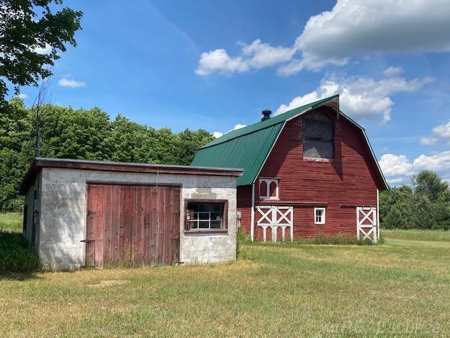 2724 West County Road Grayling, MI 49738 - Photo 4 of 43