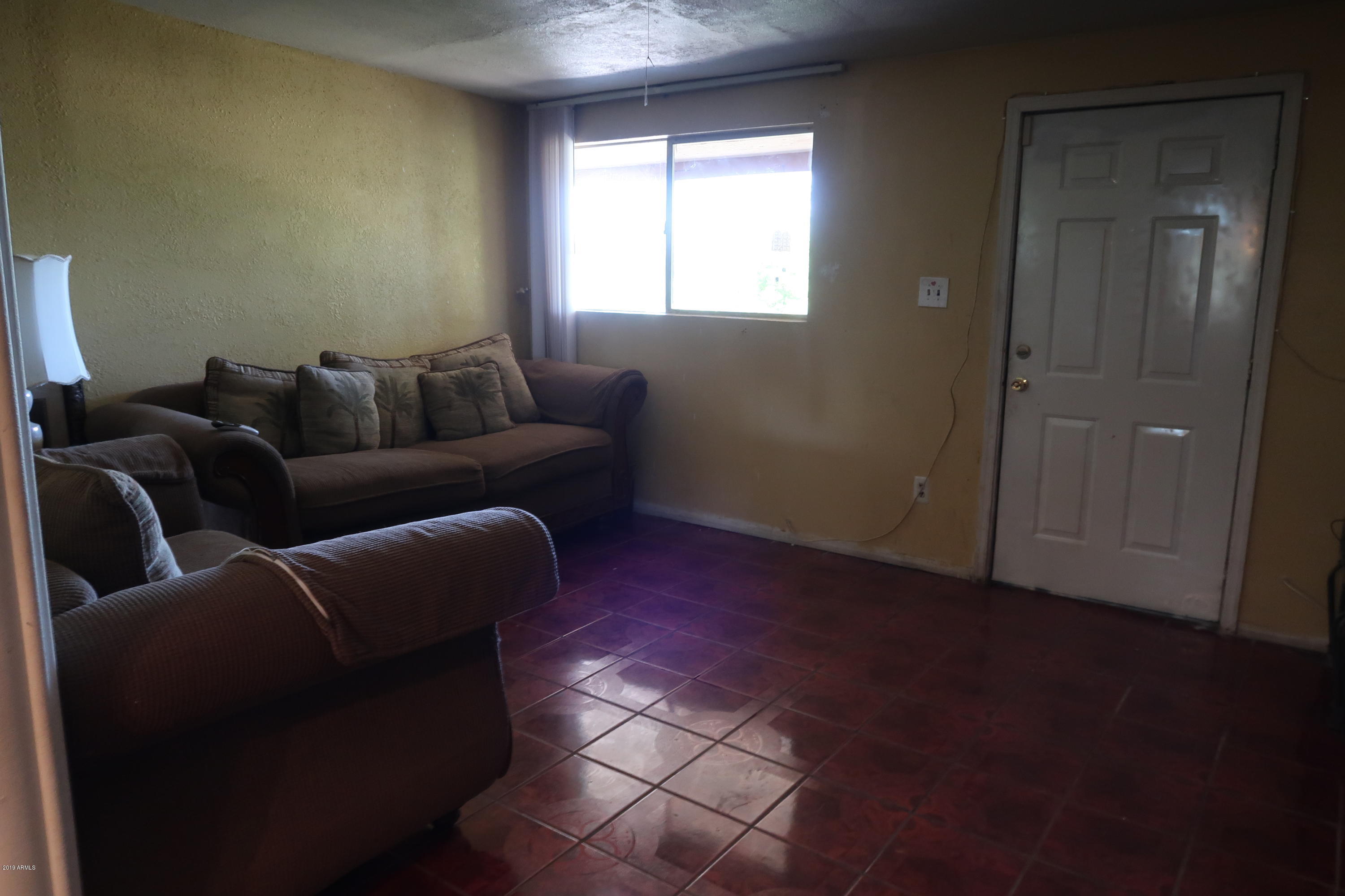 3941 West Monte Vista Road Phoenix, AZ 85009 - Photo 3 of 13 IMG_1208