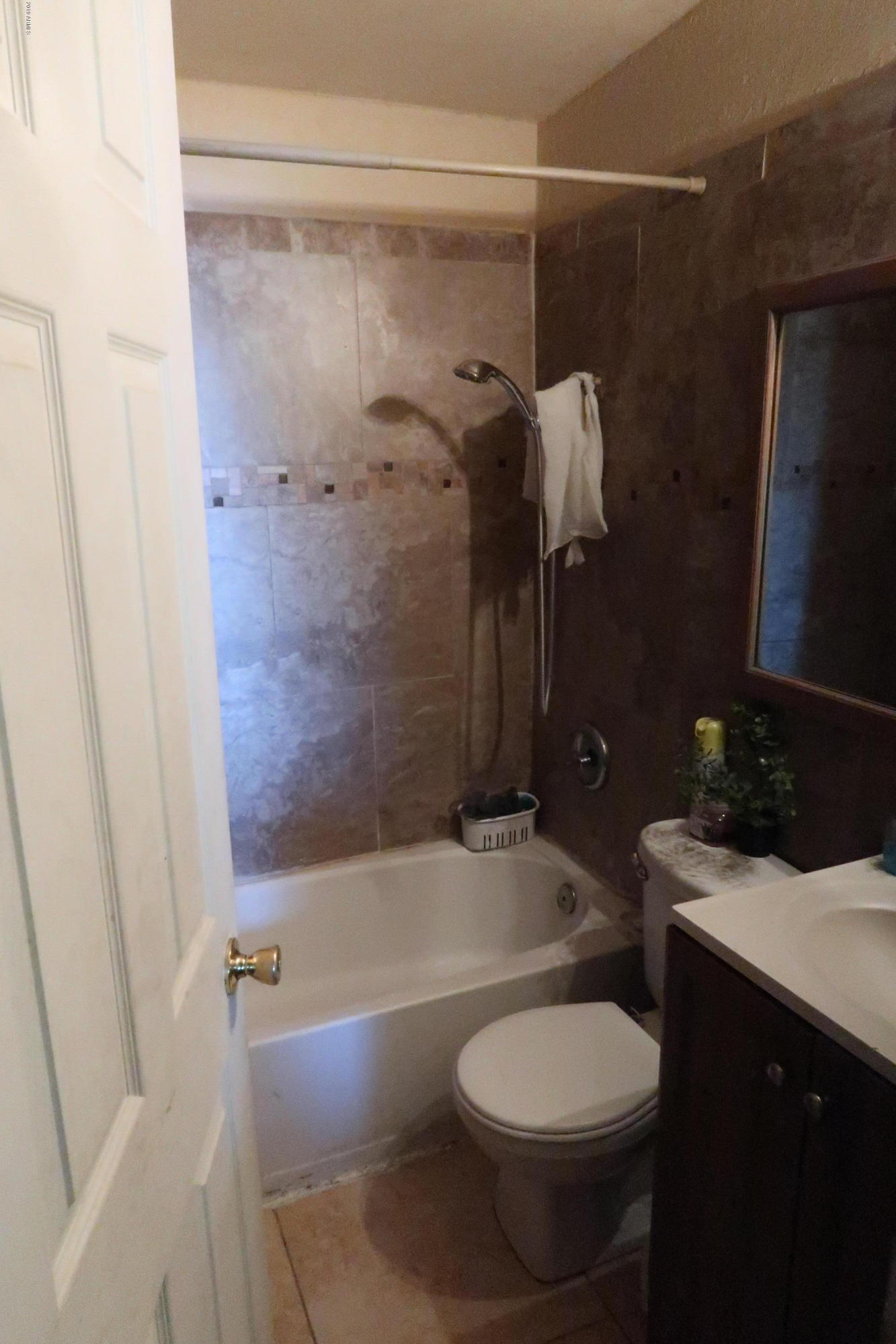 3941 West Monte Vista Road Phoenix, AZ 85009 - Photo 4 of 13 IMG_1223