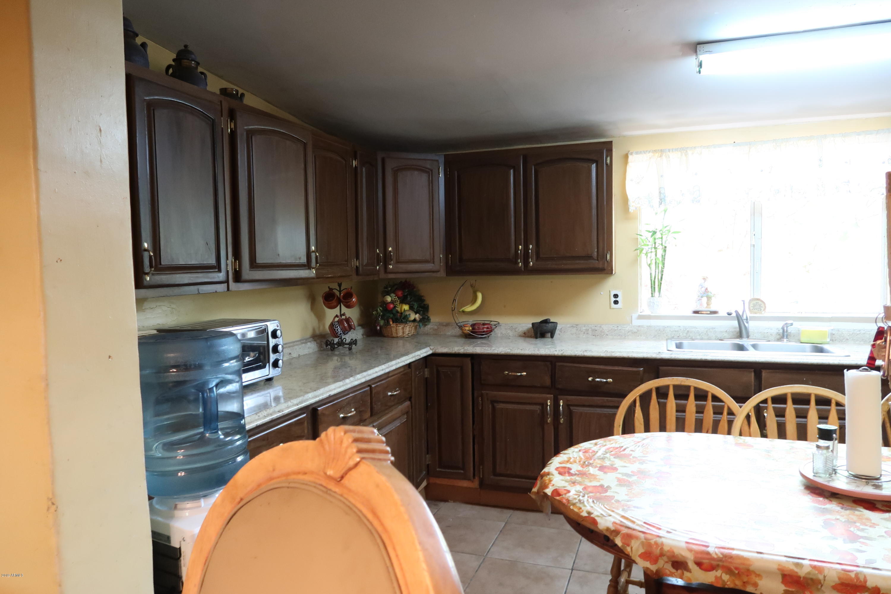 3941 West Monte Vista Road Phoenix, AZ 85009 - Photo 5 of 13 IMG_1213