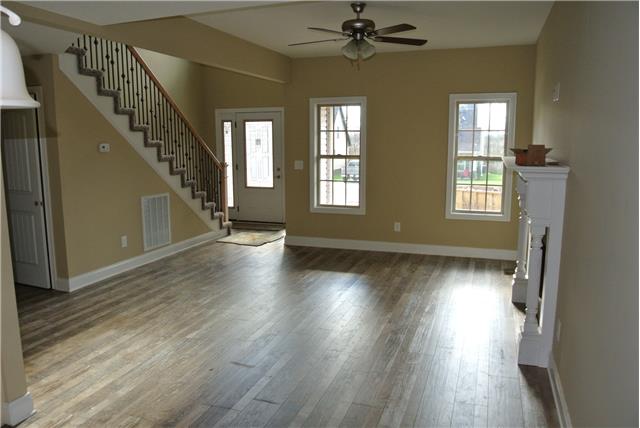54 Rossview Road Clarksville, TN 37043 - Photo 3 of 17 Gallery Image 3