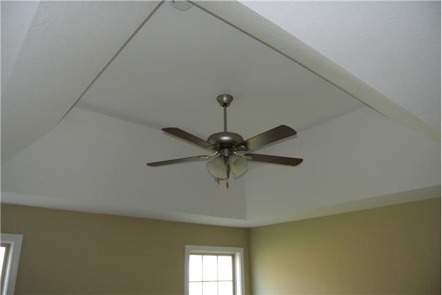 54 Rossview Road Clarksville, TN 37043 - Photo 7 of 17 Gallery Image 7