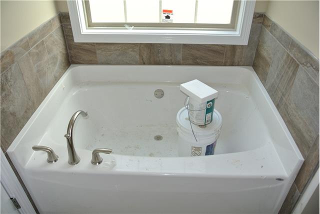 54 Rossview Road Clarksville, TN 37043 - Photo 8 of 17 Gallery Image 8
