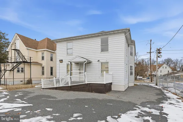 a view of the terrace of a house