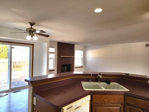 $262,000 | 419 Driftwood Court, DeKalb, IL 60115