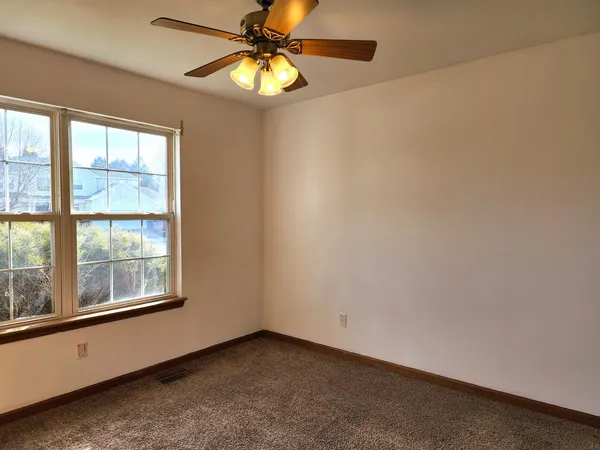 $262,000 | 419 Driftwood Court, DeKalb, IL 60115