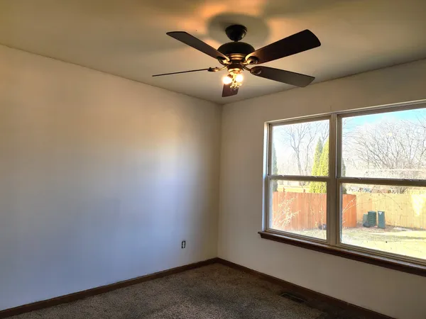 $262,000 | 419 Driftwood Court, DeKalb, IL 60115