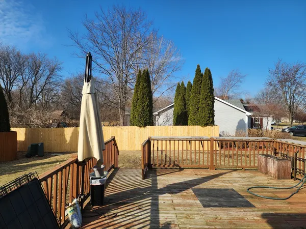 $262,000 | 419 Driftwood Court, DeKalb, IL 60115