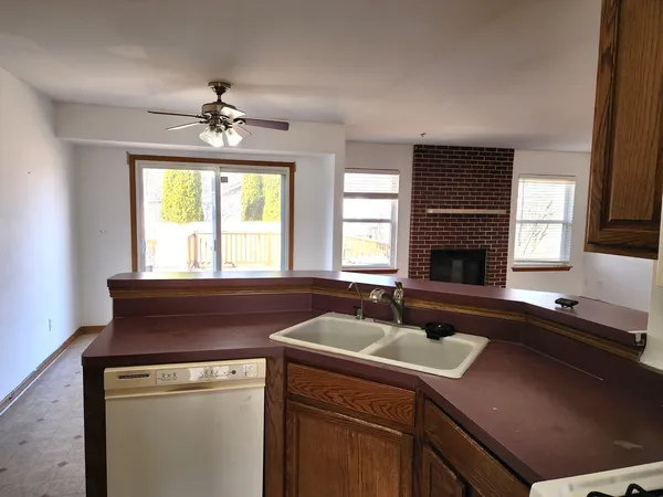 $262,000 | 419 Driftwood Court, DeKalb, IL 60115