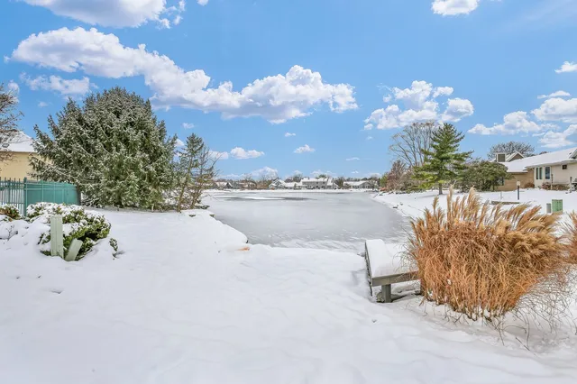 $669,900 | 2205 Edgewater Place, Champaign, IL 61822