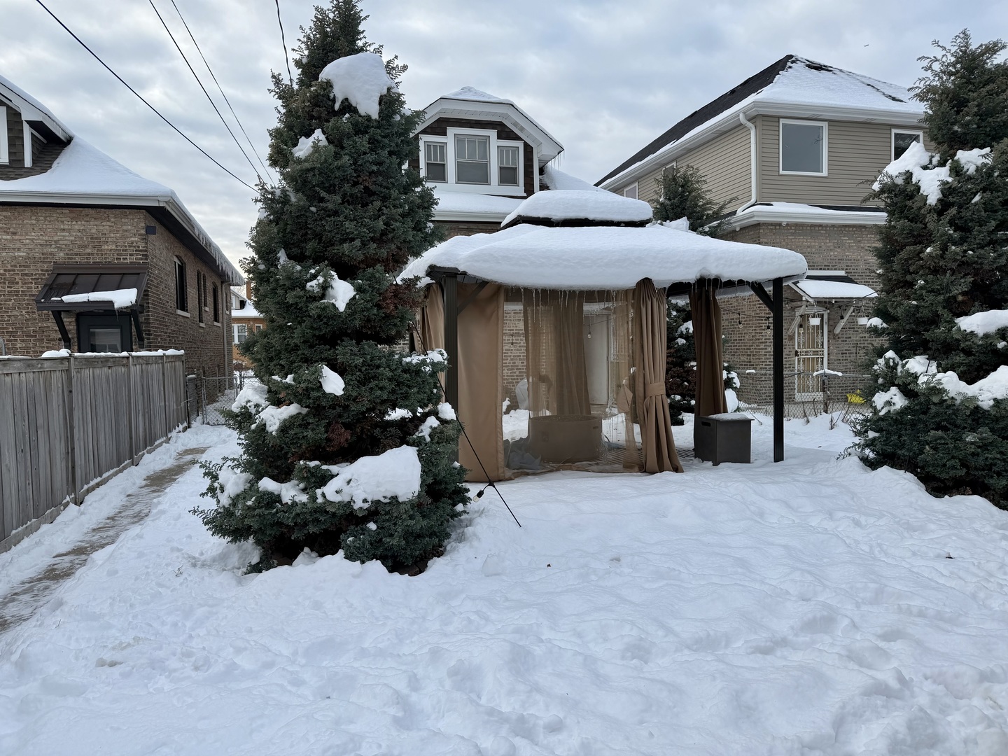 1917 Home Avenue Berwyn, IL 60402 - Photo 9 of 13 a front view of a house with garden