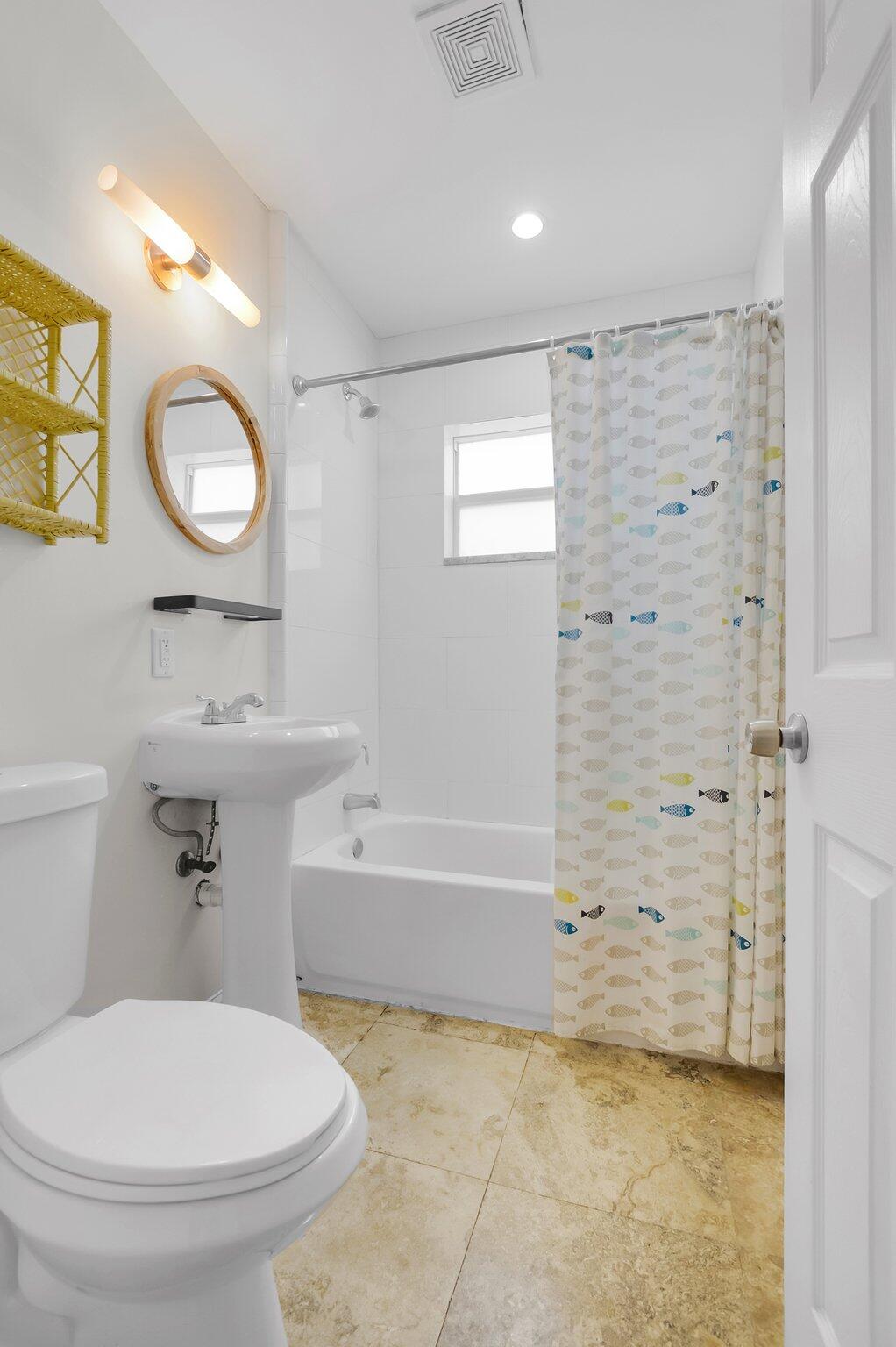 333 Dover Street Boca Raton, FL 33487 - Photo 8 of 18 Bathroom