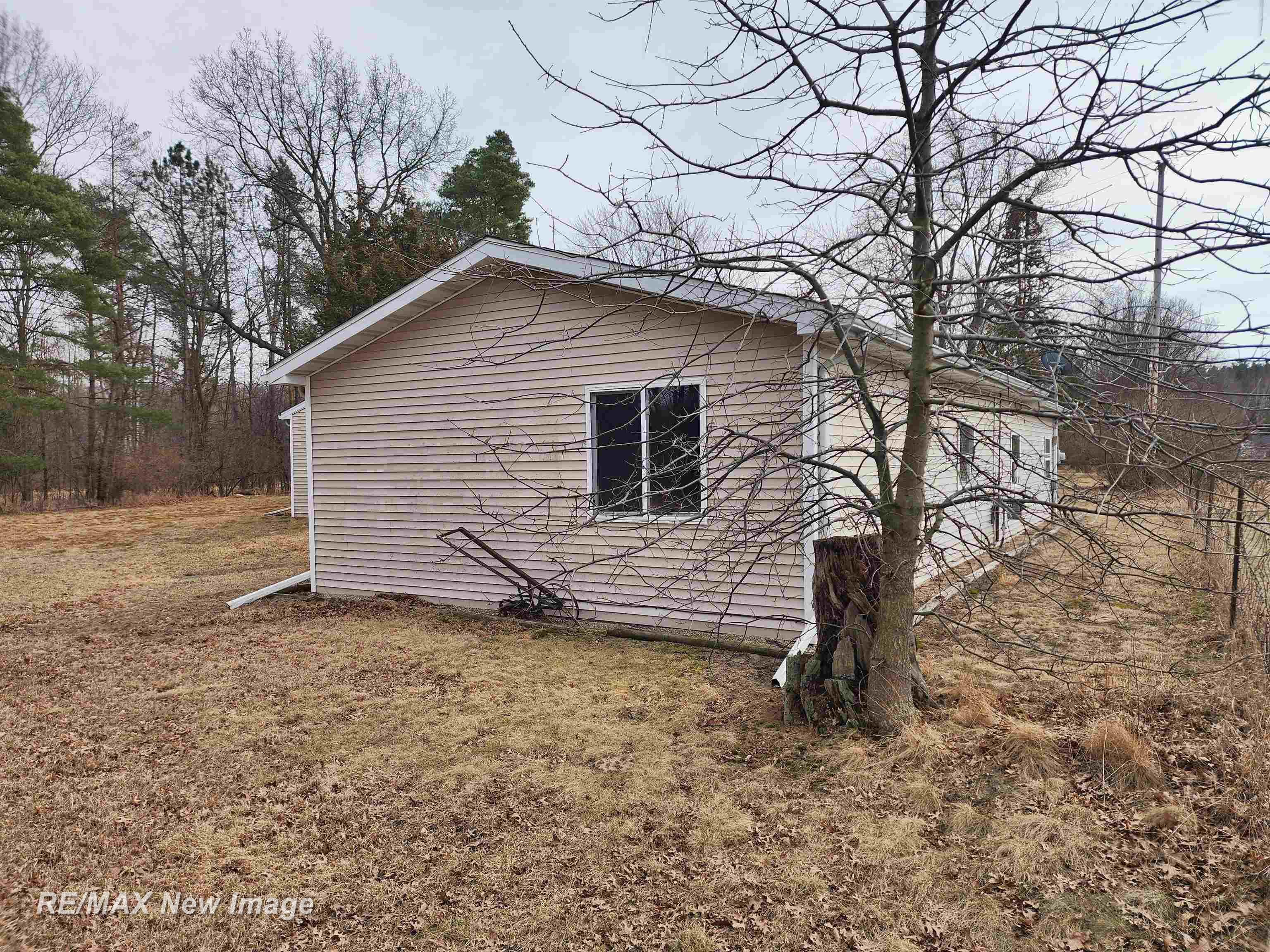 12000 Lakefield Road St. Charles, MI 48655 - Photo 27 of 39 50168912-43d94092-9afa-43a1-a5f8-2cabfa114b94.JPG