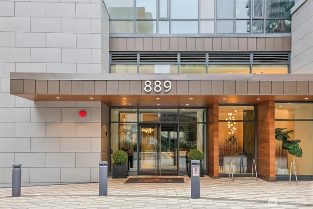 $975,000 | 889 Avenue Square Northeast, Unit 703, Bellevue, WA 98004